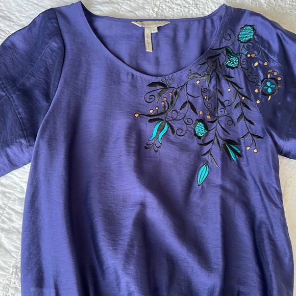 BCBG Blue Shimmer Top with Embroidered Design & Ruffled Sleeves - Picture 4 of 9
